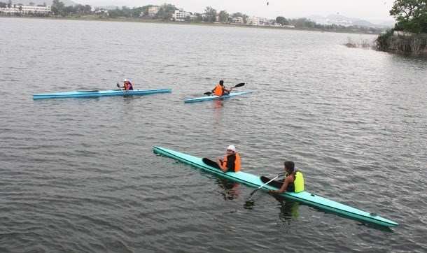Canoeing and Kayaking trainess go to second level trainees