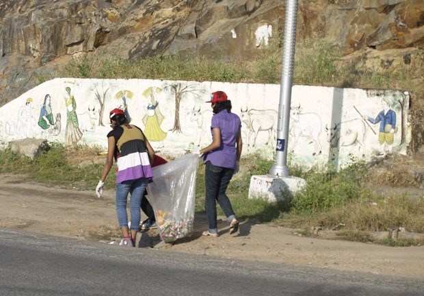 Udaipur Students Mission: Lake Clean-up