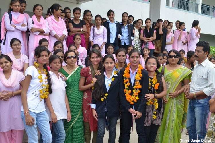 Gurunanak Girls carry out Victory Rally