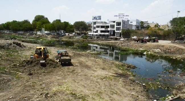 UMC Begins Cleaning of Ahar River