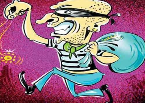THEFT | Gold and Silver ornaments worth Rs 24 Lakh looted from Jewelers Shop near Clock Tower