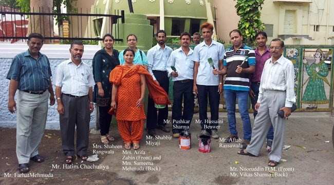 Udaipur Urban Co-Operative Bank employees clean up Bhartiya Lok Kala Mandal