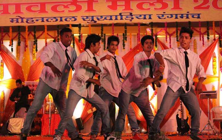 Udaipur’s Local talents shine at Dussehra – Diwali Mela Day 2