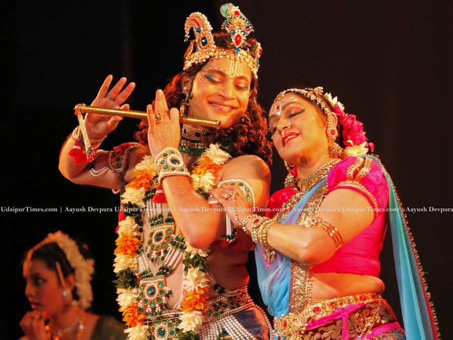 [Photos] Hema Malini performs in ‘Radha Raas Bihari’