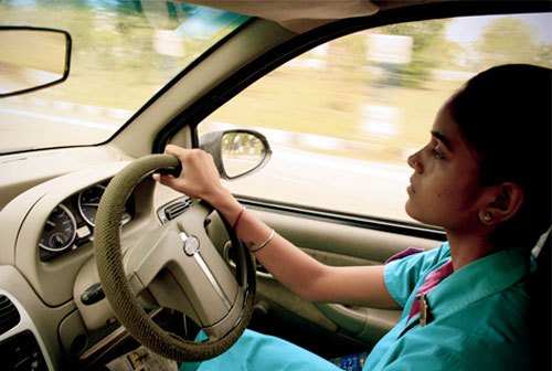 Driving licence to be issued to Woman for Rs. 180