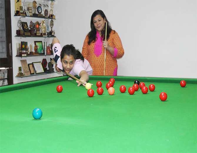 Youngest record holder in snooker – Devanshi Galundia