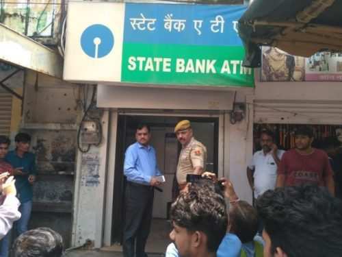 Gun Shots at Chittor | Robber loot 60 Lakh off  SBI ATM in Broad Daylight