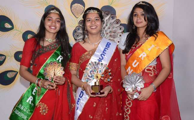 Mayuri Concludes with Best Student Award Ceremony