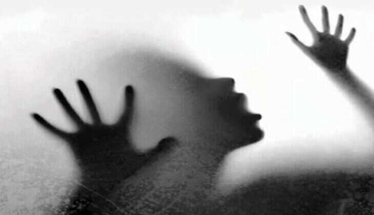 10yr old girl molested in Pratapnagar