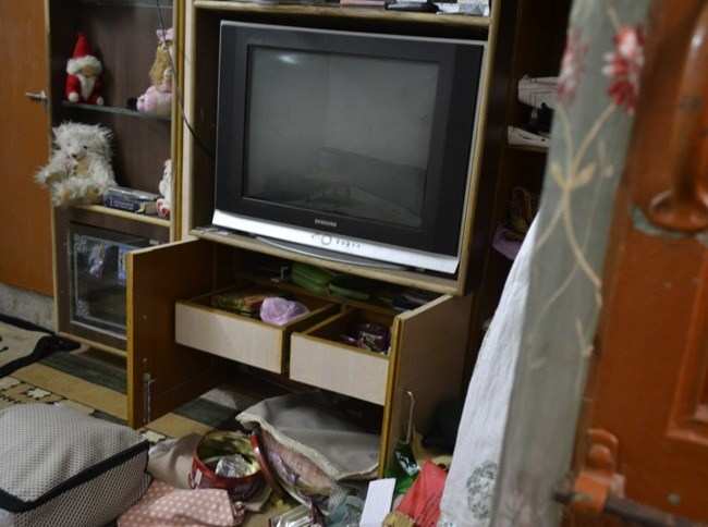 Burglars target deserted house at Khanjipeer, sweeps Gold worth Lacs