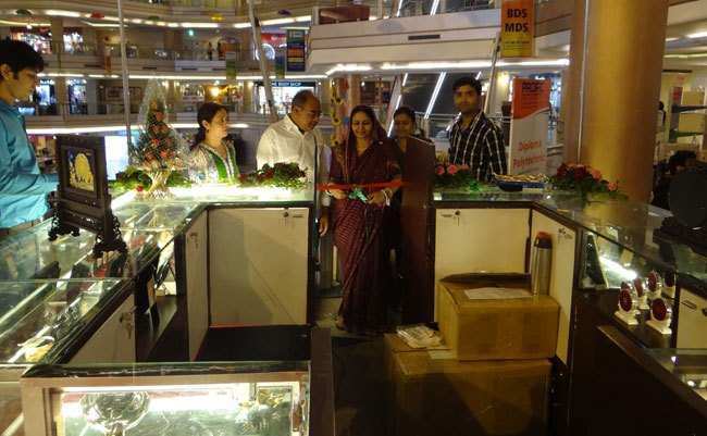 Aarya 24Kt & Da-Platta Store launched at Celebration Mall