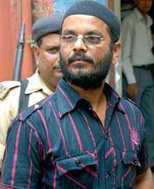 Police arrests Azam Khan in Mumbai