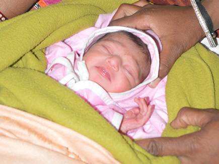 Baby girl born in Udaipur-Indore Express