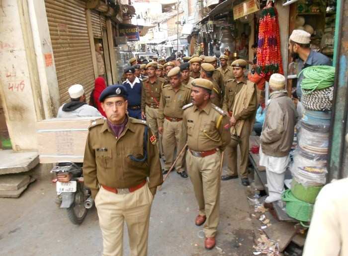 Police clears Encroachments in Congested Old City Areas