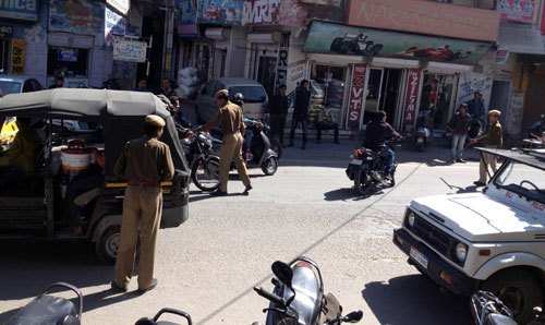 Traffic police strict with parking-Challans issued