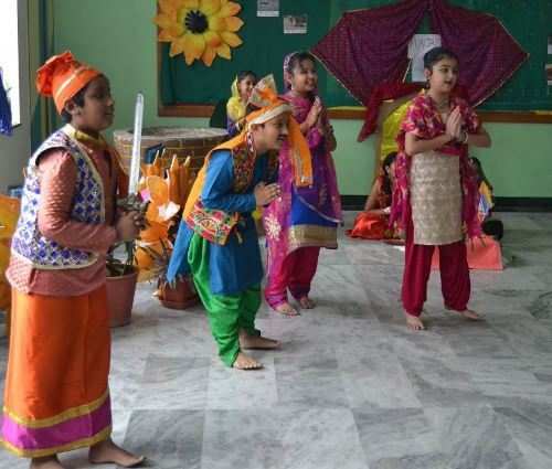 Colorful affair at Intra Class Tableau competition in Seedling Udaipur
