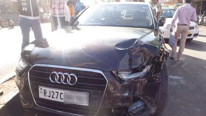 Audi-Omni Crash at Chetak Circle