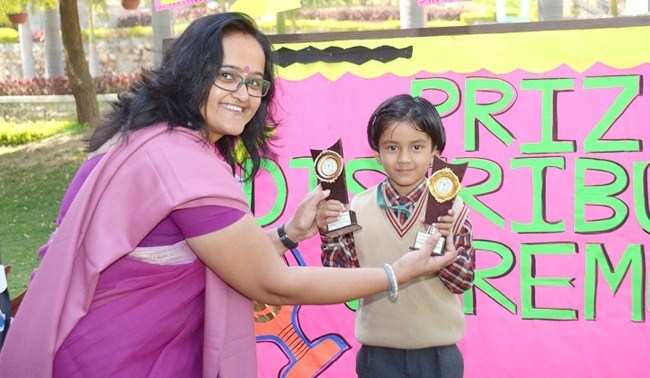 Prize Distribution at DPS (PRE-PRIMARY)