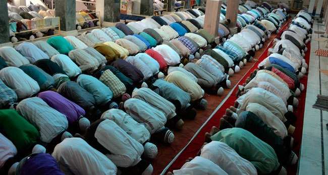 Muslims offers Last Jumma Namaz of Ramadan