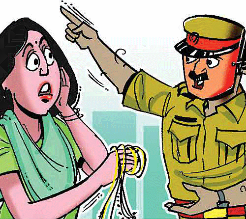 Fake policemen steal away Woman’s ornaments