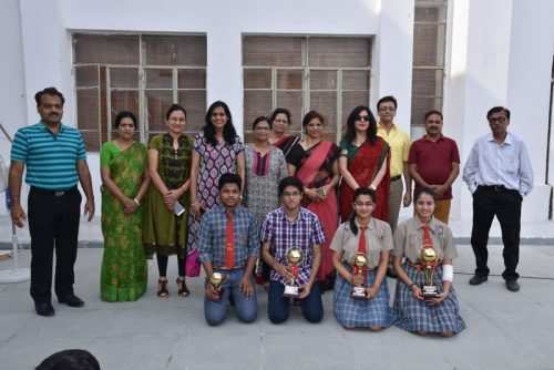 Seedling felicitates young achievers for clearing JEE