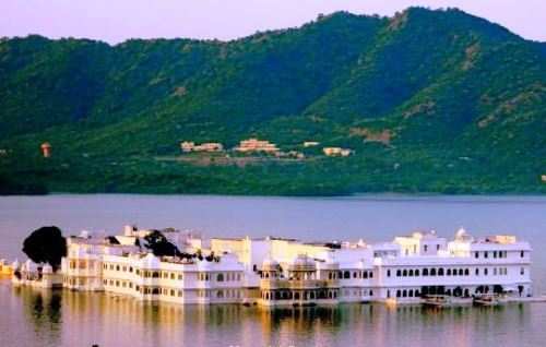 DO NOT MISS – Must visit places of Udaipur अतिथि देवो भव: