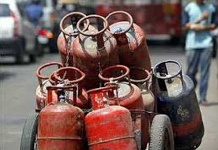 30 LPG cylinder seized from a shop