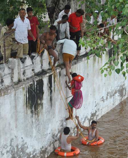 Rescue operation in Sisarma after heavy rains