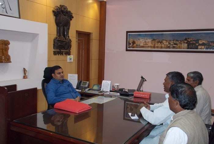 Dhariyawad MLA meets District Collector on the issue of Illegal Land Acquisition