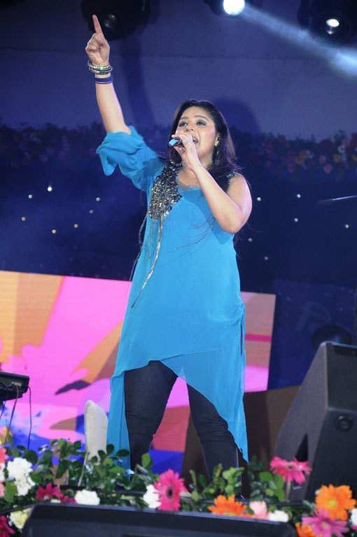 Vocals of Sunidhi doubled the joy at Murari Bapu in Nathdwara Fest