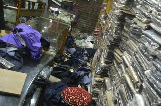 Thieves ransack 3 Shops in one night, sweep goods worth lacs