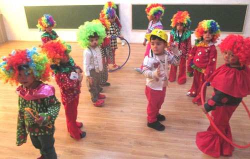 Witty Students introduced to Clowns