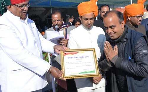 [PHOTOS] Udaipur marks Republic Day, 72 people honored
