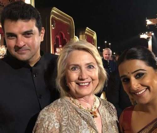 [Videos]Beyonce and Hillary Clinton with Shahrukh-Aamir take Isha-Anand Pre Wedding to new orbit