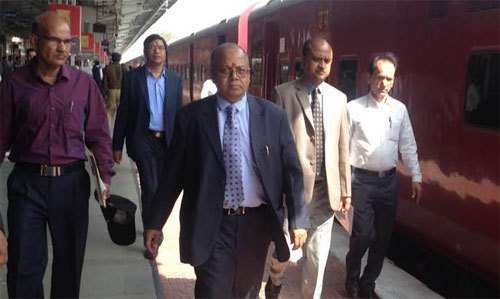 NWR General Manager Anil Singhal visits City Railway Station