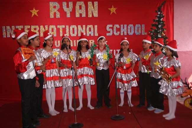 Carollers warm up: Christmas spirit shines at Ryan School