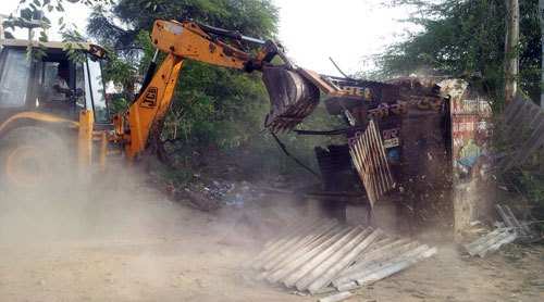 Encroachments removed from Ayad river area