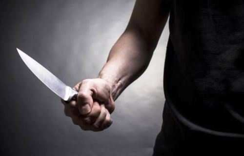 शराब के पैसे मांगने पर सेल्समैन को चाकू बता मारपीट करने पर दो गिरफ्तार