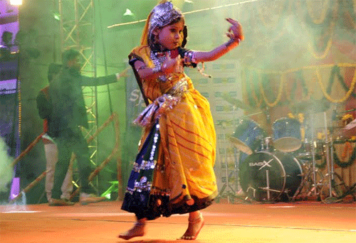 Deepawali Mela: Kids enthrall all with dance performances