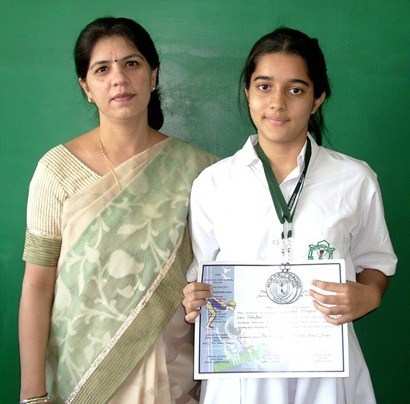 DPS Udaipur Student Honored for Swimming achievement