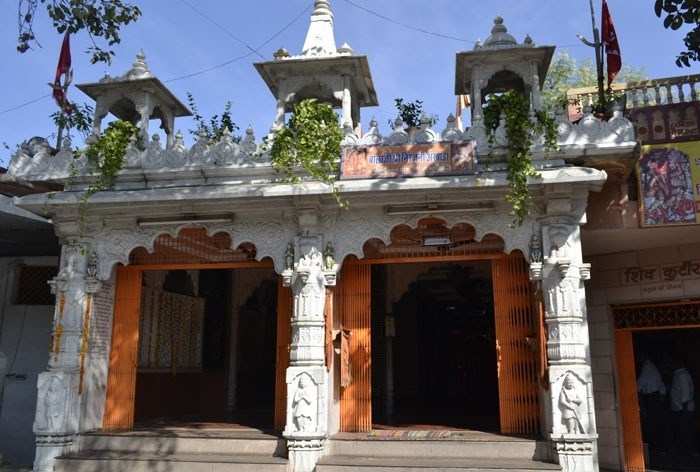 [VIDEO] Silver Mukut Stolen from Hanuman Temple