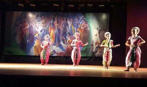 Odissi Dances on the Works of Poet Jaidev at Shilpgram