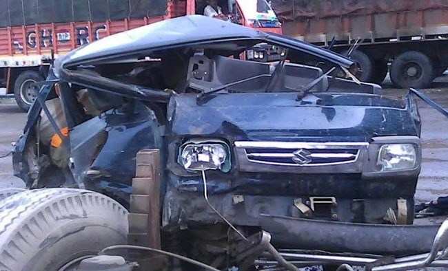 Speeding truck hits two cars at Toll Plaza, 3 died