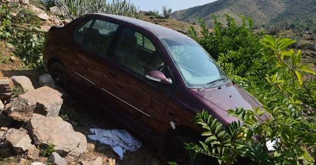 Man gives Wife & Children poison and crashes car in valley