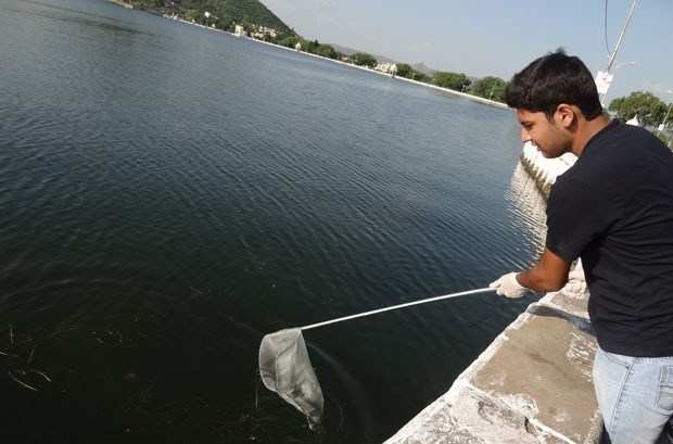 Udaipur Students Mission: Lake Clean-up