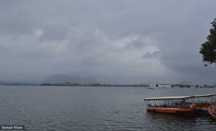 Sisarma flows over 8 feet, Udaipur continues to receive Rain [Photos]