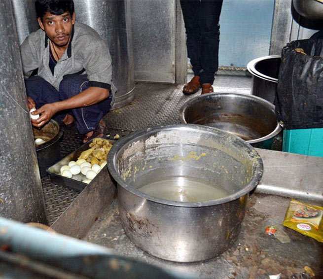 Inconsumable food served in Indian railways