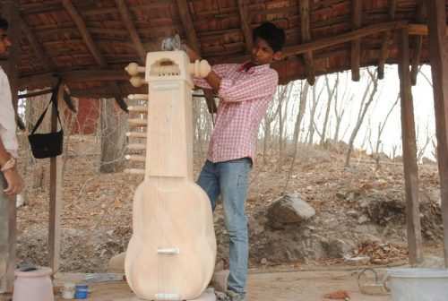 Musical instrument sculpture workshop concludes at Shilpgram