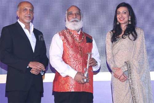 Arvind Singh Mewar recieves Lifetime Achievement Award