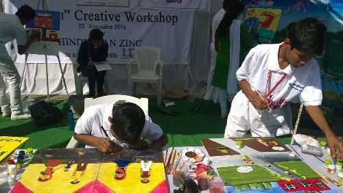 [News in Pics] Kids Pour Emotions on Canvas with Khushi